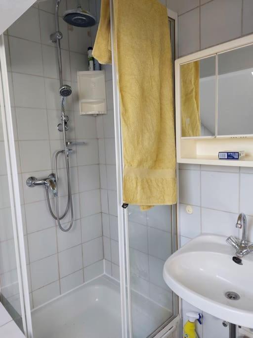 Helle Ruhige Zimmer Zu Vermieten Kassel Esterno foto